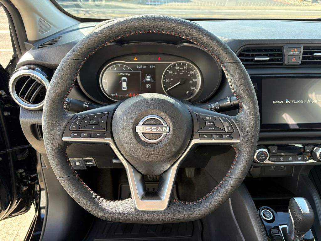 2025 Nissan Versa 1.6 SR