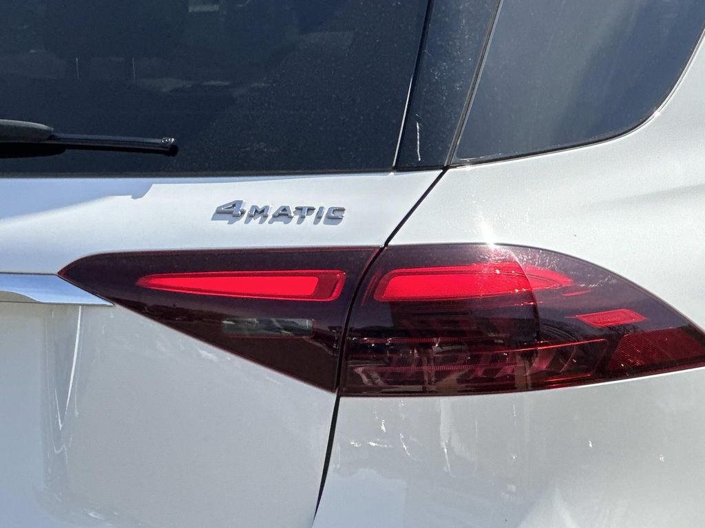 Thumbnail: 2025 Mercedes-Benz GLE - 10