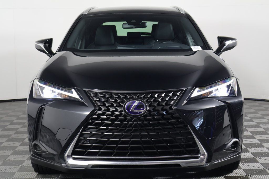 Thumbnail: 2021 Lexus UX - 2