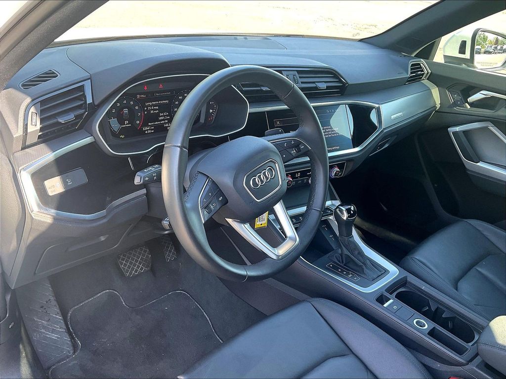 2025 Audi Q3 — photo 5