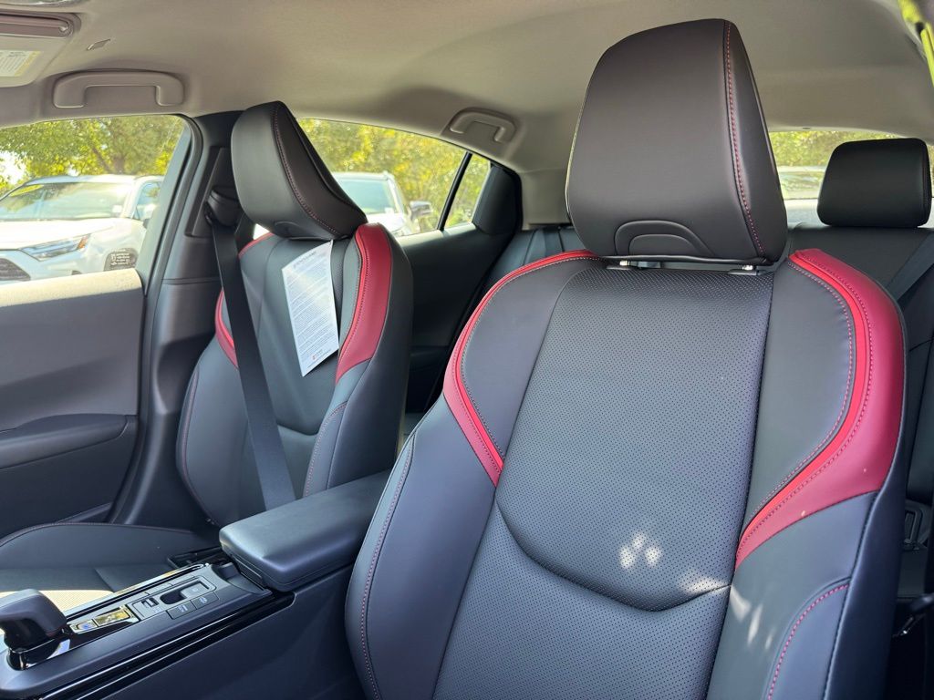 2026 Toyota Prius Plug-in Hybrid XSE photo 15
