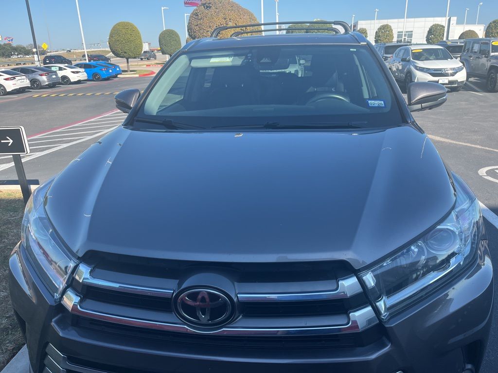 Thumbnail: 2019 Toyota Highlander - 2