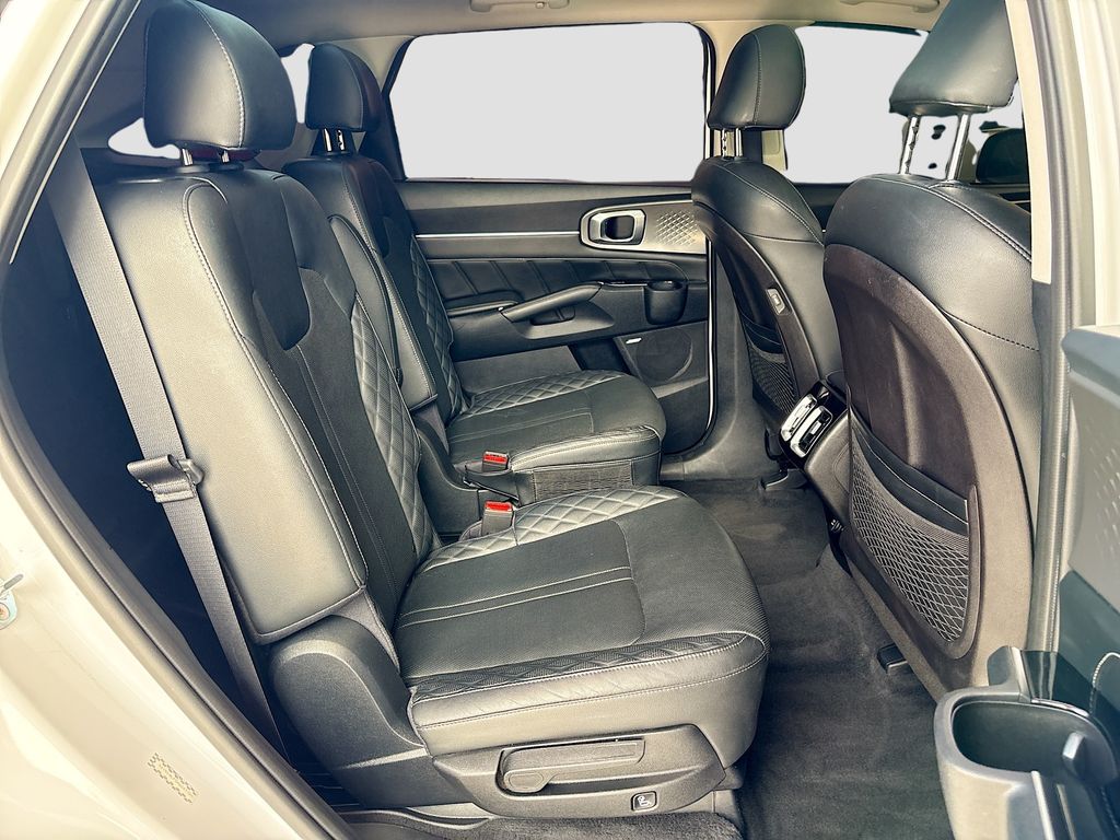 Thumbnail: 2021 Kia Sorento - 22