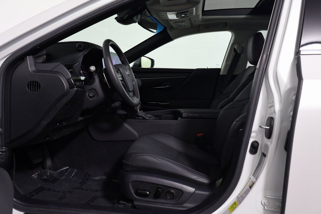 Thumbnail: 2024 Lexus ES - 10