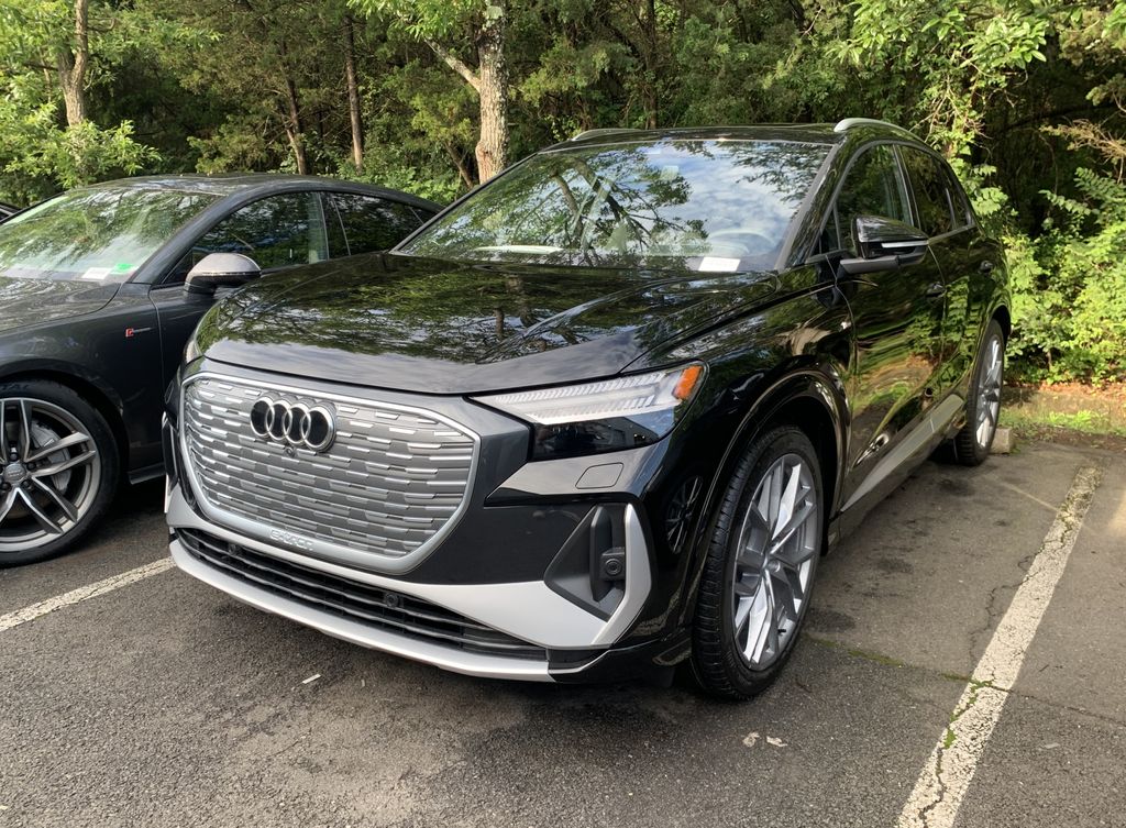 Thumbnail: 2025 Audi Q4 e-tron - 3