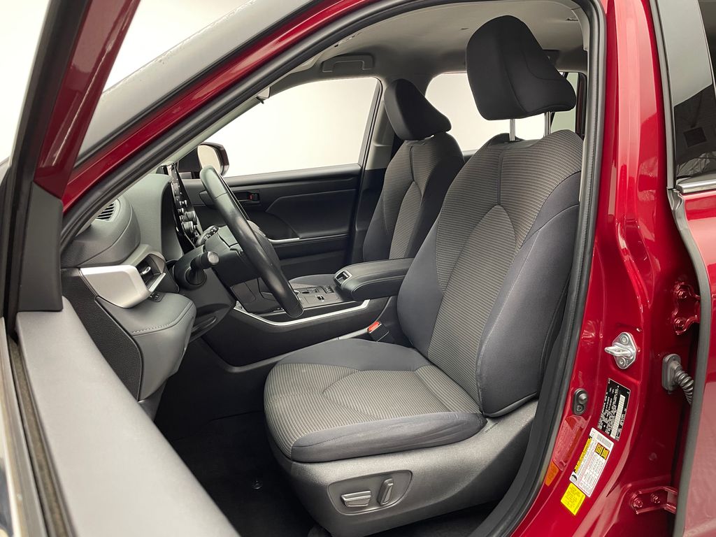 Thumbnail: 2022 Toyota Highlander - 13