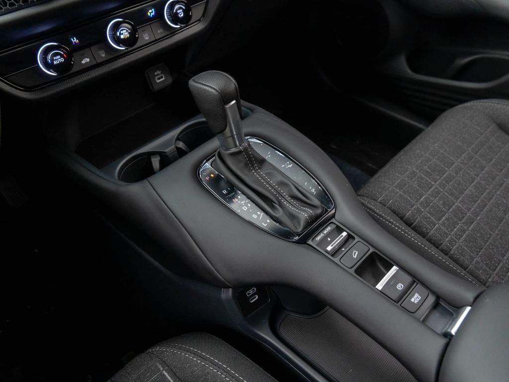2025 Honda HR-V LX photo