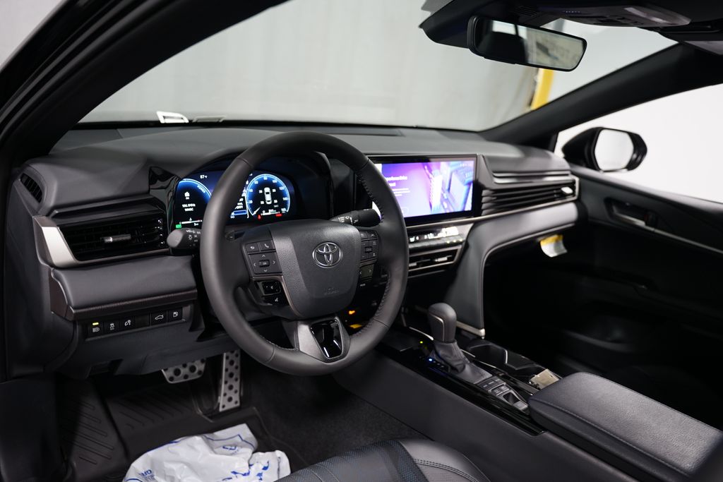 Thumbnail: 2025 Toyota Camry - 11