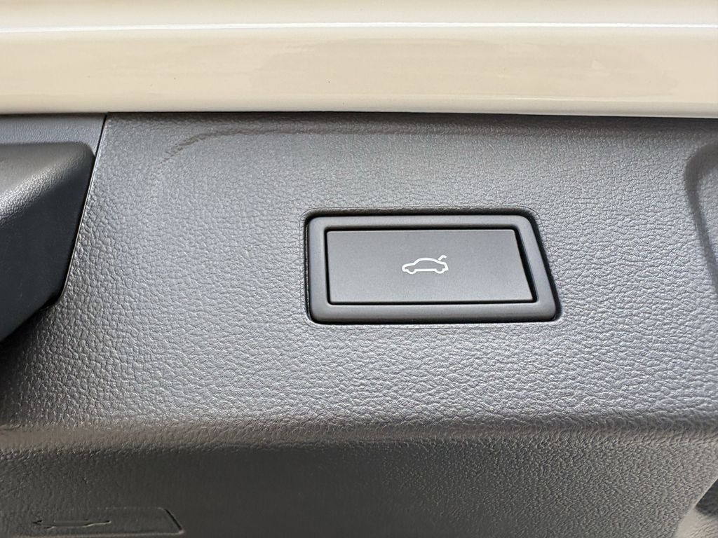 New 2026 Opal White Volkswagen 2.0T SE w/Technology image 28