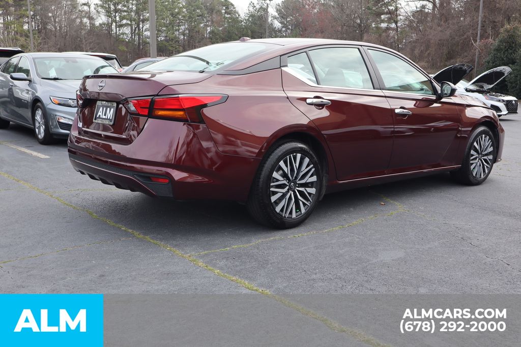 Used 2025 Red Nissan 2.5 SV image 6
