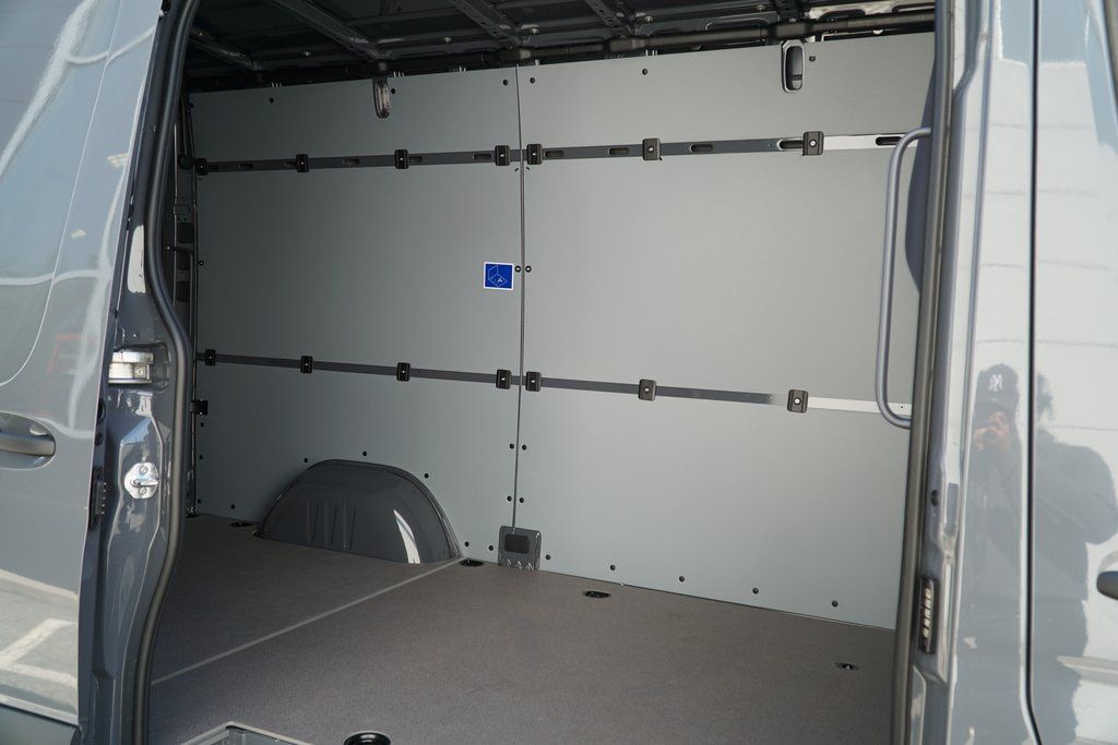 Sprinter Cargo Van 2500 w/144-Inch Wheelbase