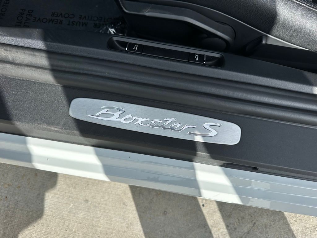 Thumbnail: 2025 Porsche 718 Boxster - 22