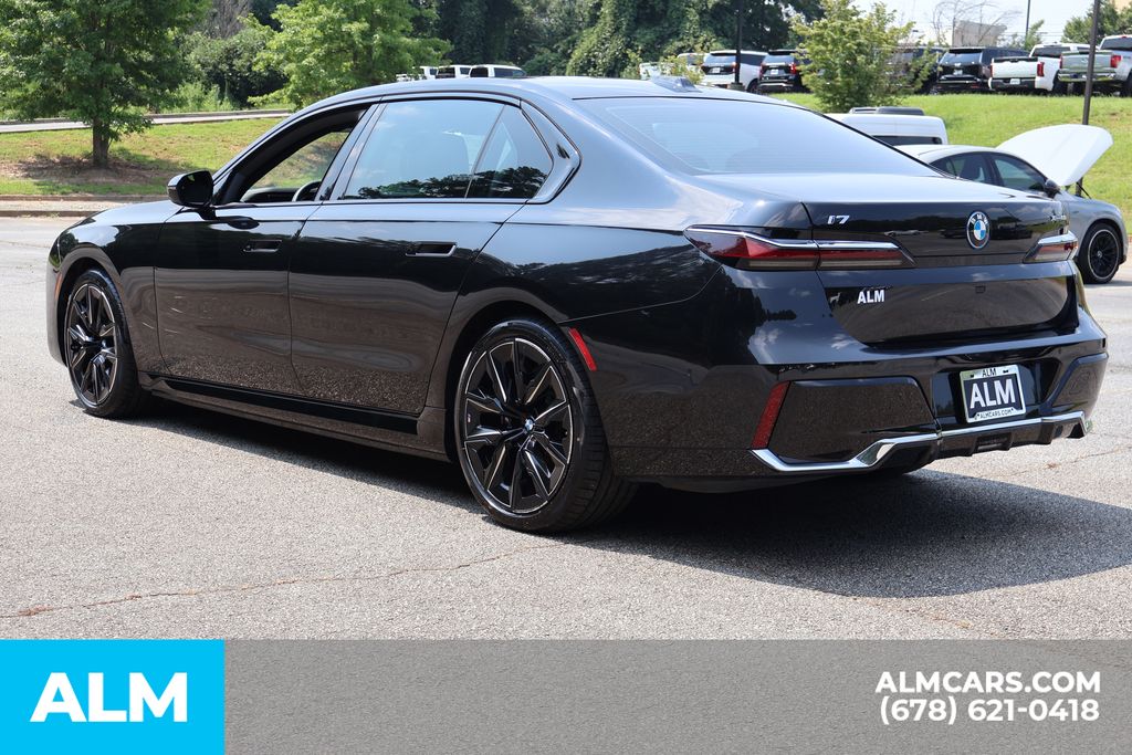 Used 2023 Black BMW xDrive60 image 8
