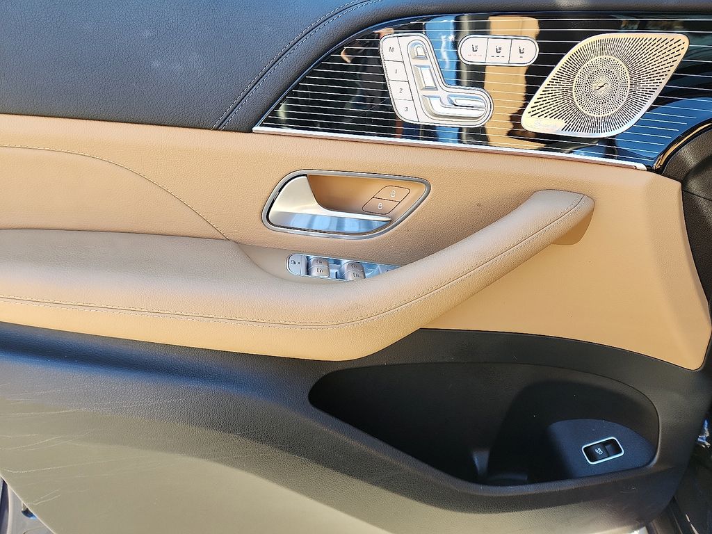 Thumbnail: 2024 Mercedes-Benz GLS - 15