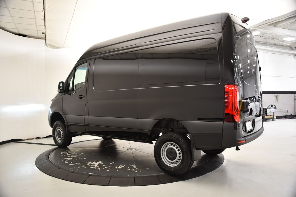 2025 Mercedes-Benz Sprinter 2500 8