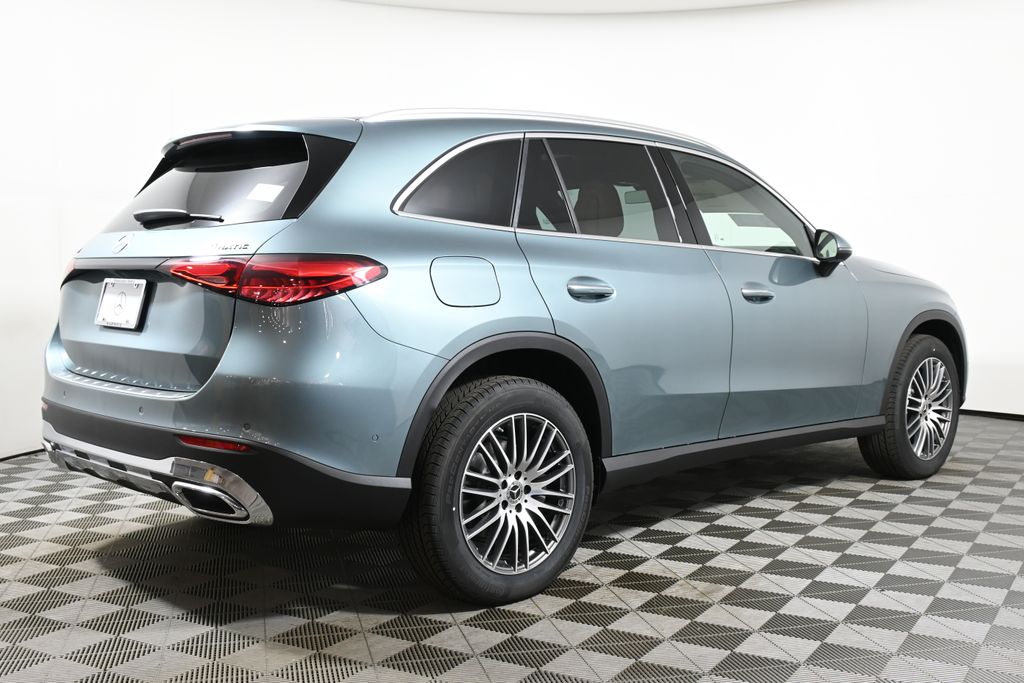 2025 Mercedes-Benz GLC 300 7