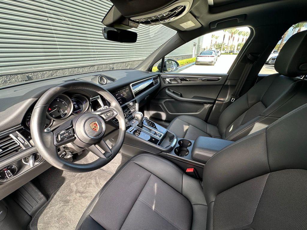 Thumbnail: 2023 Porsche Macan - 4