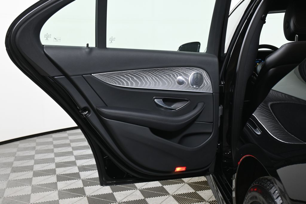 Thumbnail: 2021 Mercedes-Benz E-Class - 32