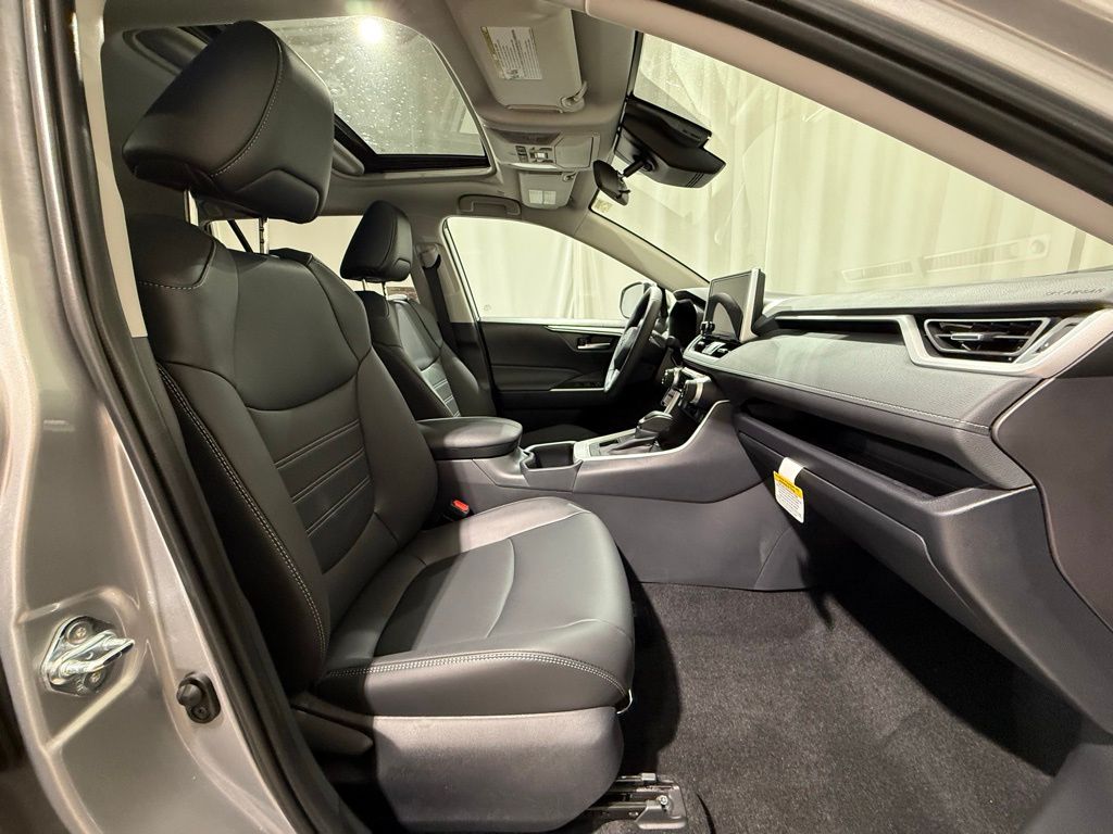 Thumbnail: 2025 Toyota RAV4 - 23