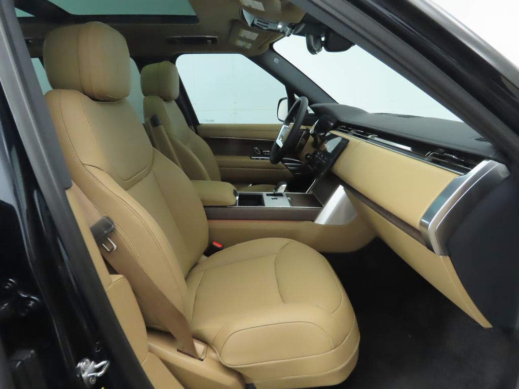 Thumbnail: 2025 Land Rover Range Rover - 22