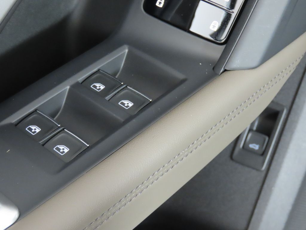 Thumbnail: 2025 Audi Q5 - 29