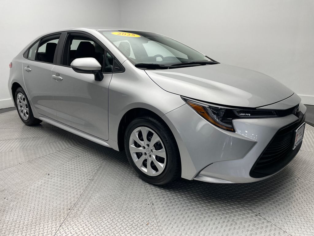 Thumbnail: 2025 Toyota Corolla - 3