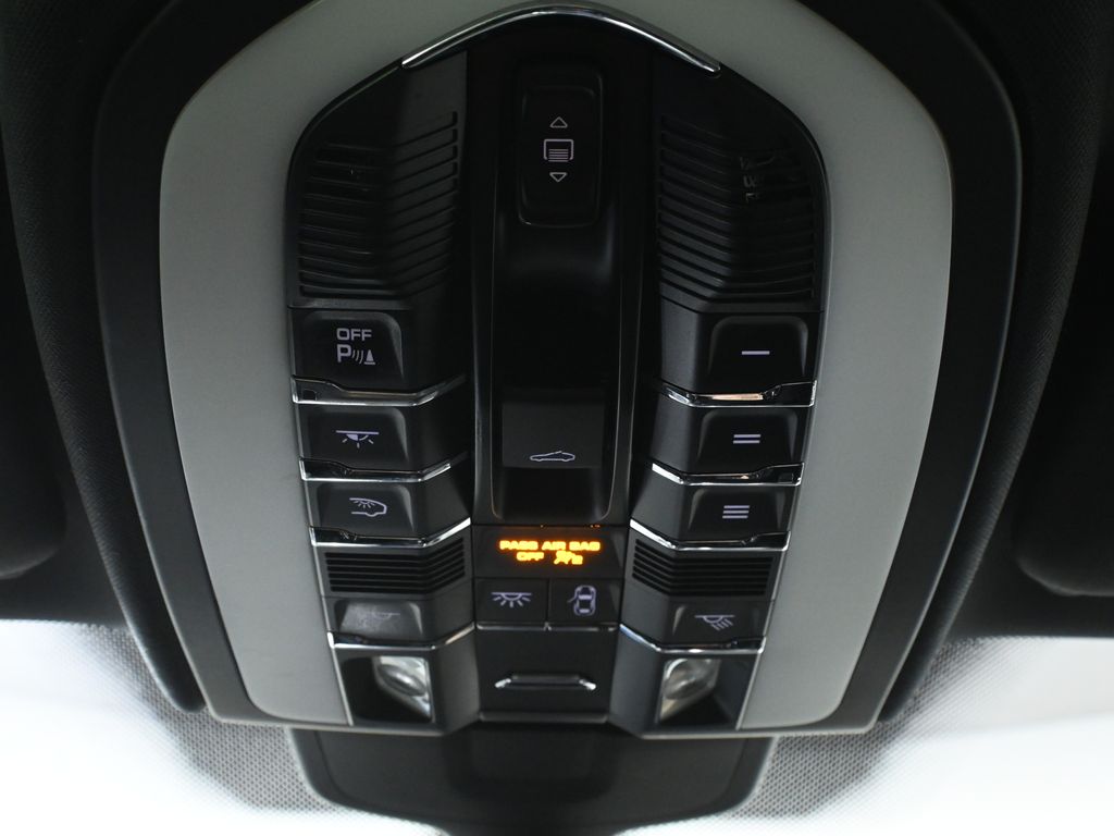 Thumbnail: 2017 Porsche Cayenne - 21