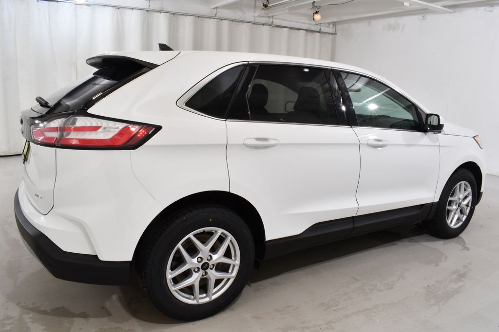 Used 2023 White Ford SEL image 11
