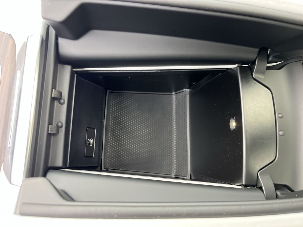 Thumbnail: 2026 BMW X5 - 21