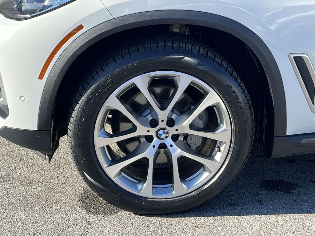 Thumbnail: 2020 BMW X5 - 10