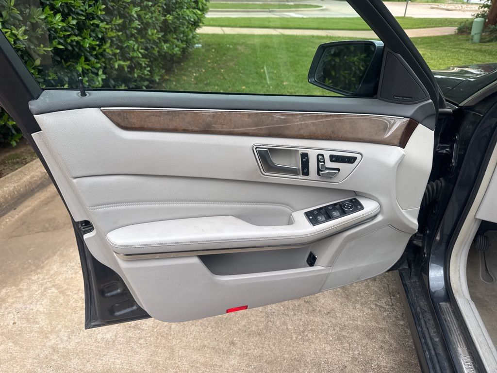 2014 Mercedes-Benz E-Class E350 Luxury photo