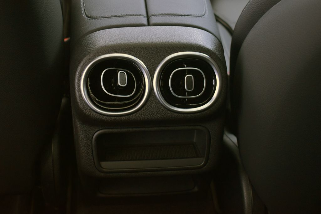 Thumbnail: 2026 Mercedes-Benz GLC - 23