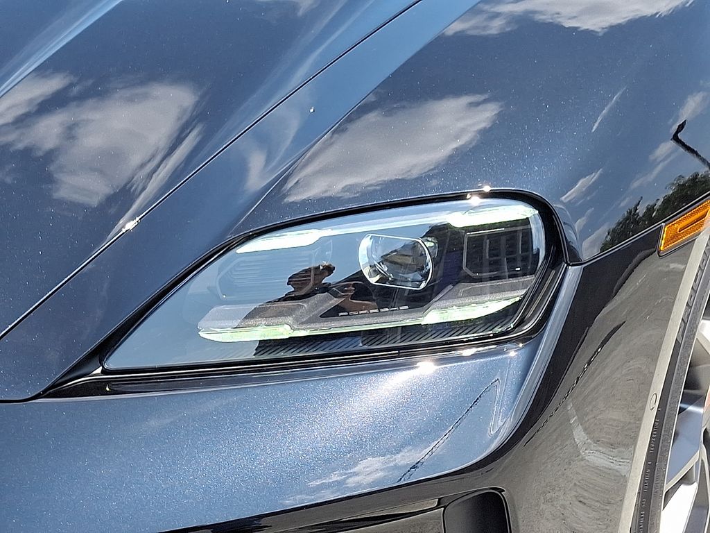 Thumbnail: 2025 Porsche Taycan - 13