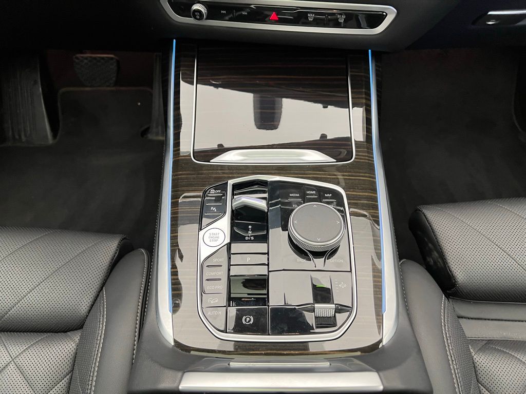 Thumbnail: 2024 BMW X7 - 12