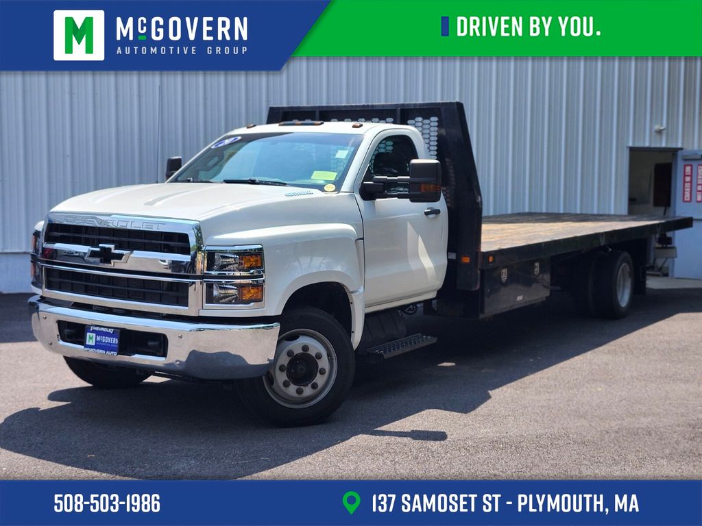 Summit White 2020 Chevrolet Silverado 6500HD Pickup Truck Four-Wheel Drive 6-Speed Automatic