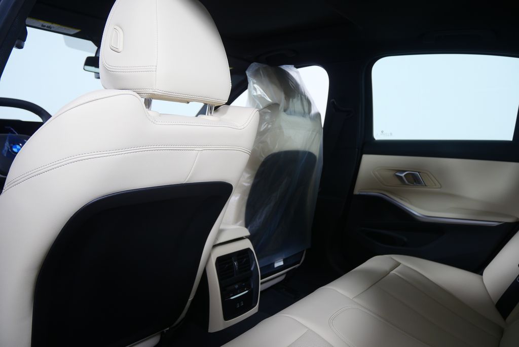 Thumbnail: 2026 BMW 3 Series - 17