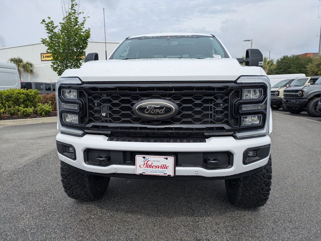 2026 Ford F-250 Super Duty Black Widow