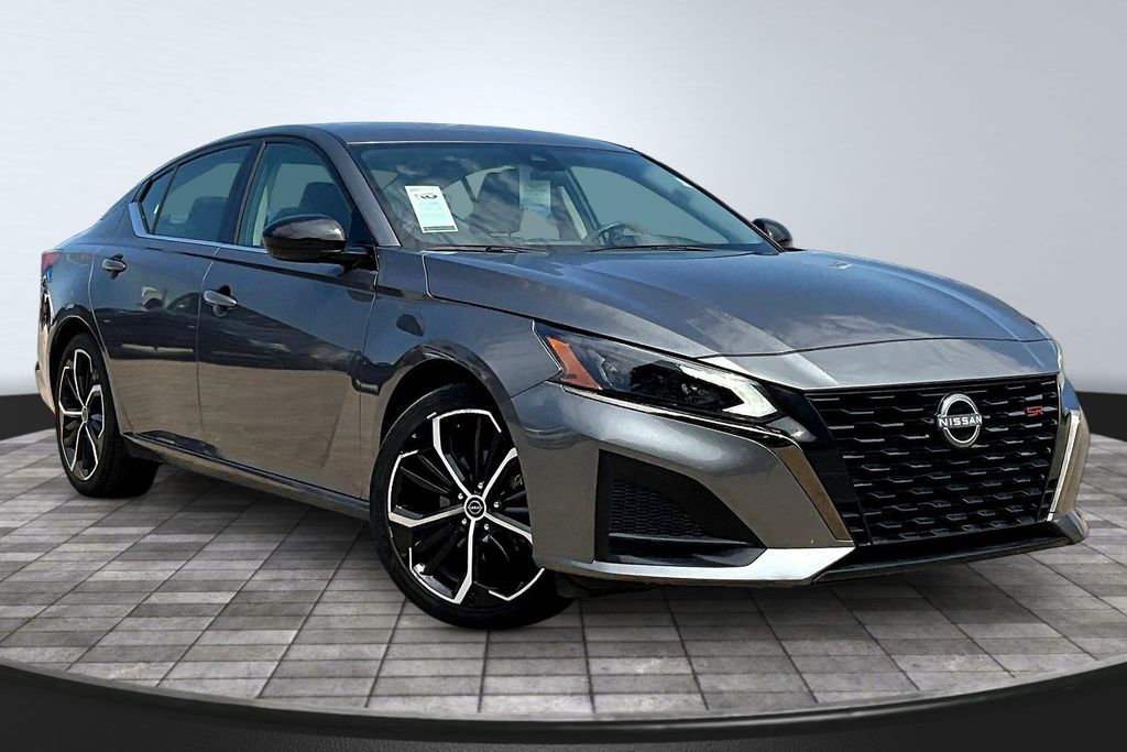2025 Nissan Altima 2.5 SR - 3