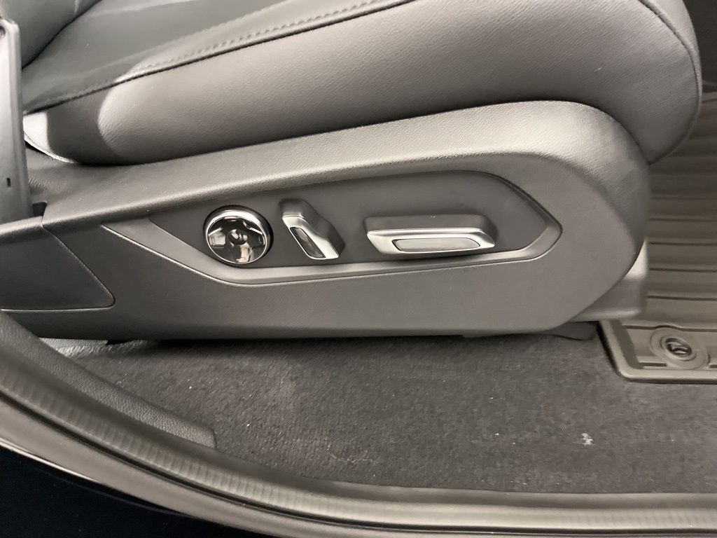 2025 Acura MDX Base 7
