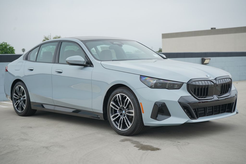 Thumbnail: 2026 BMW 5 Series - 3