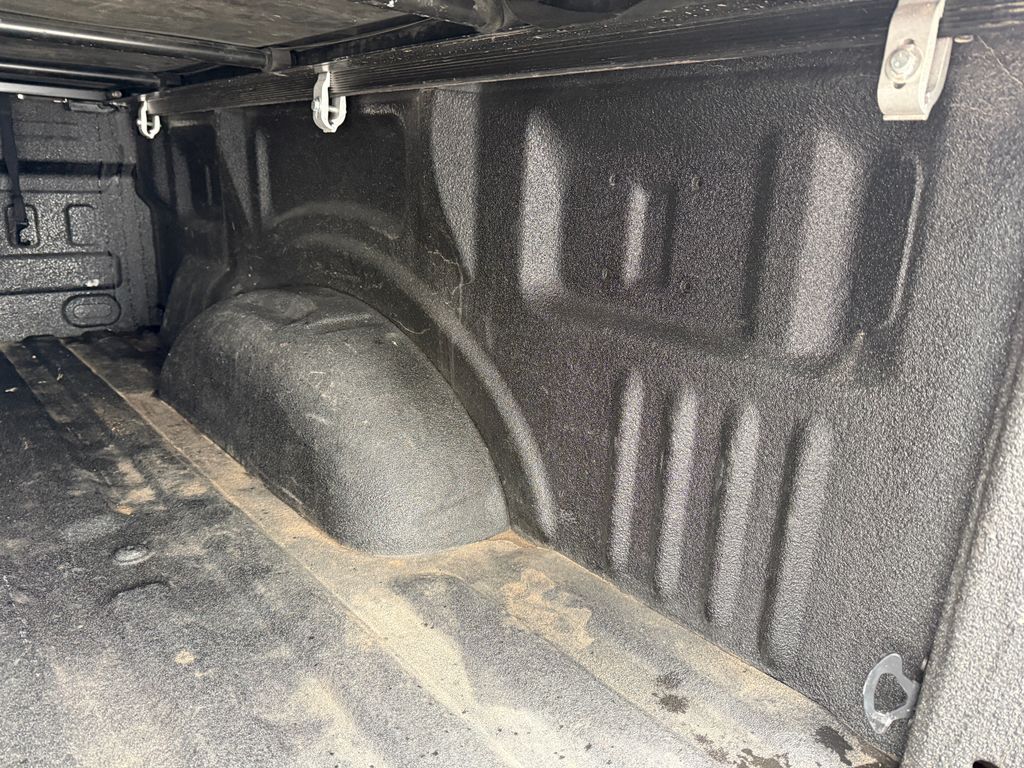 Used 2018 Red Ford XLT image 24