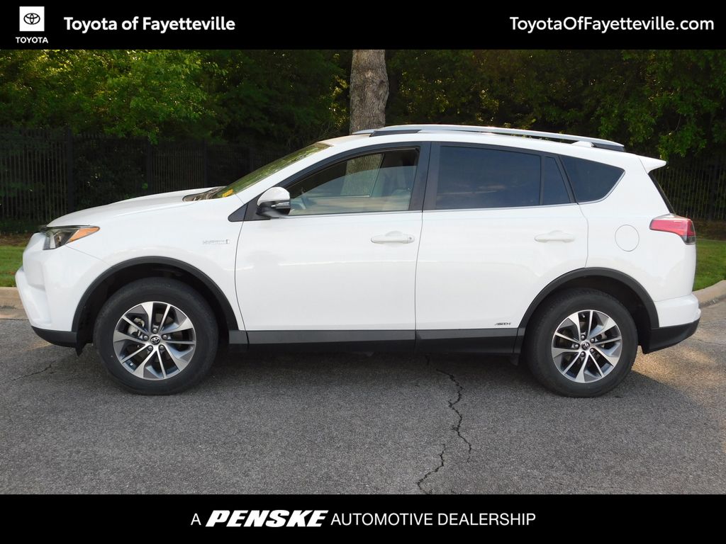 2018 Toyota RAV4 XLE 2