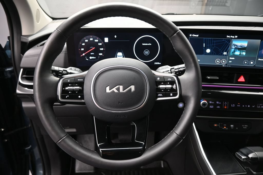 Used 2025 Kia Carnival Van