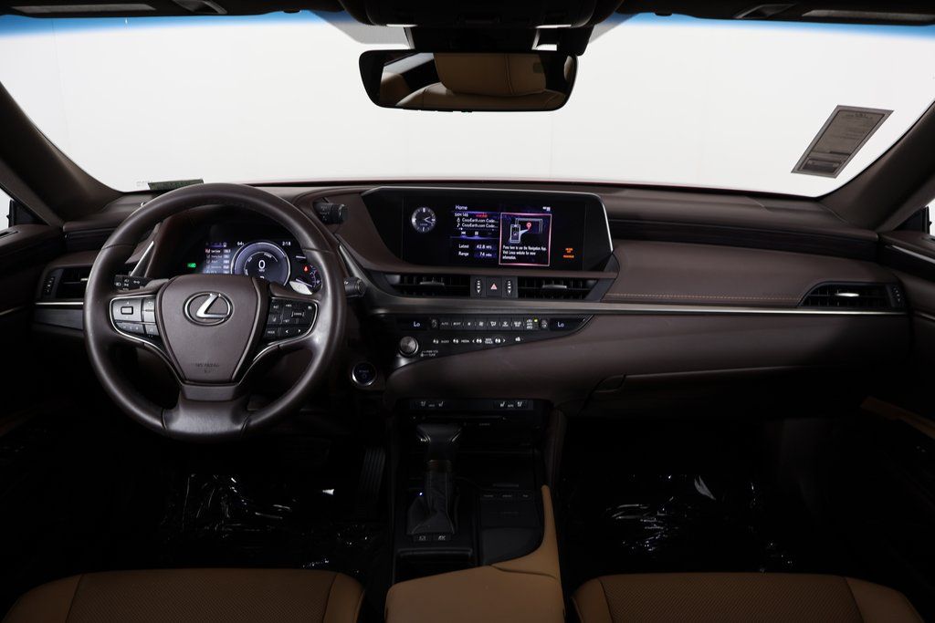Thumbnail: 2021 Lexus ES - 8