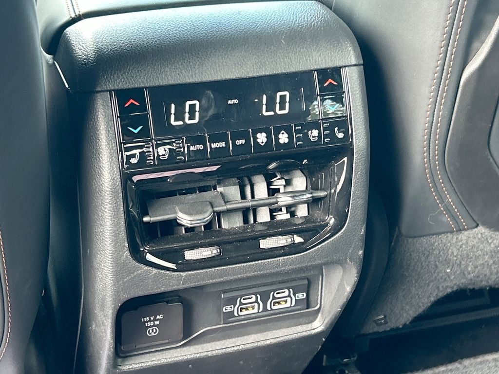 Thumbnail: 2025 Jeep Grand Cherokee L - 30