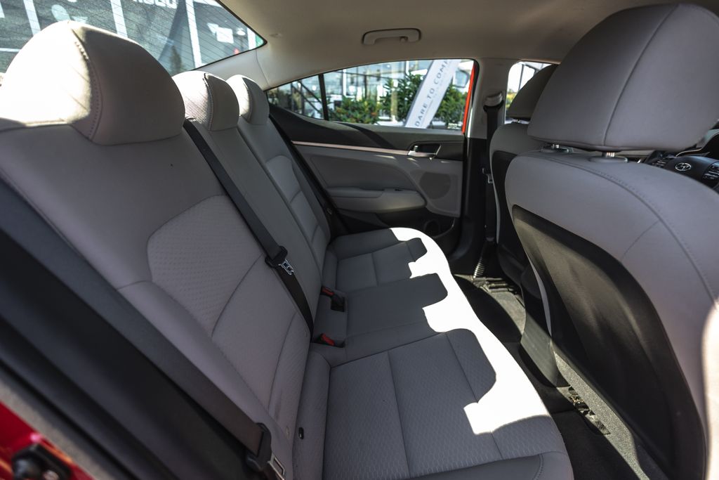 2020 Hyundai Elantra SE thumbnail 26