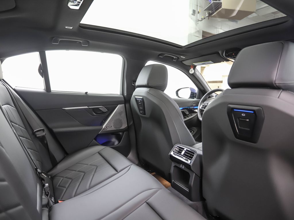 Thumbnail: 2025 BMW i5 - 25