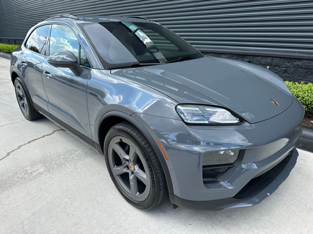 Thumbnail: 2025 Porsche Macan - 11