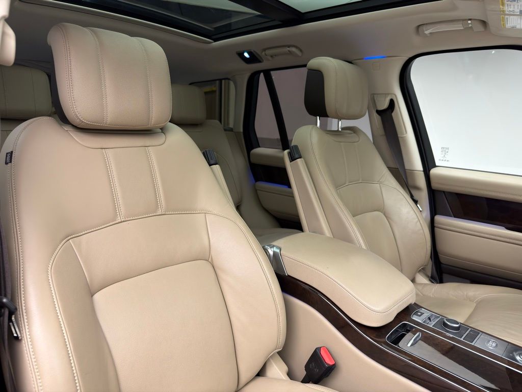 Thumbnail: 2021 Land Rover Range Rover - 6