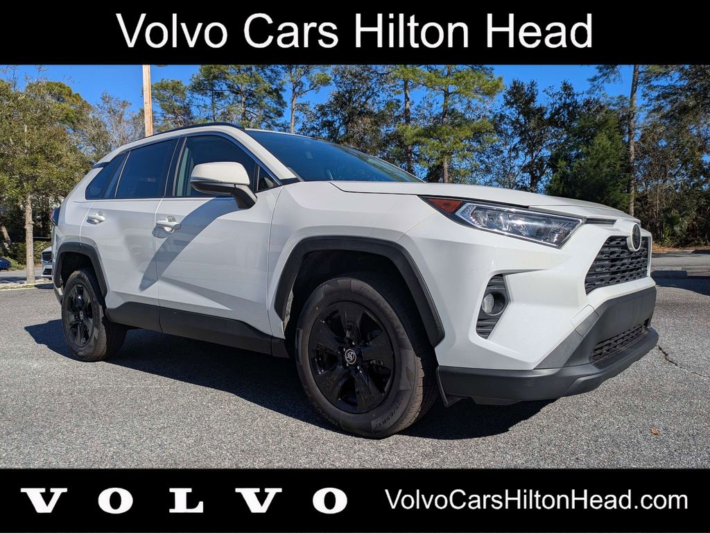 Super White 2019 Toyota RAV4 XLE FWD SUV / Crossover Front-Wheel Drive 8-Speed Automatic